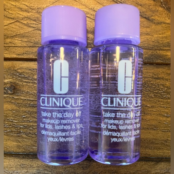 CLINIQUE - TAKE THE DAY OFF MAKE UP REMOVER - Picture 2 of 3